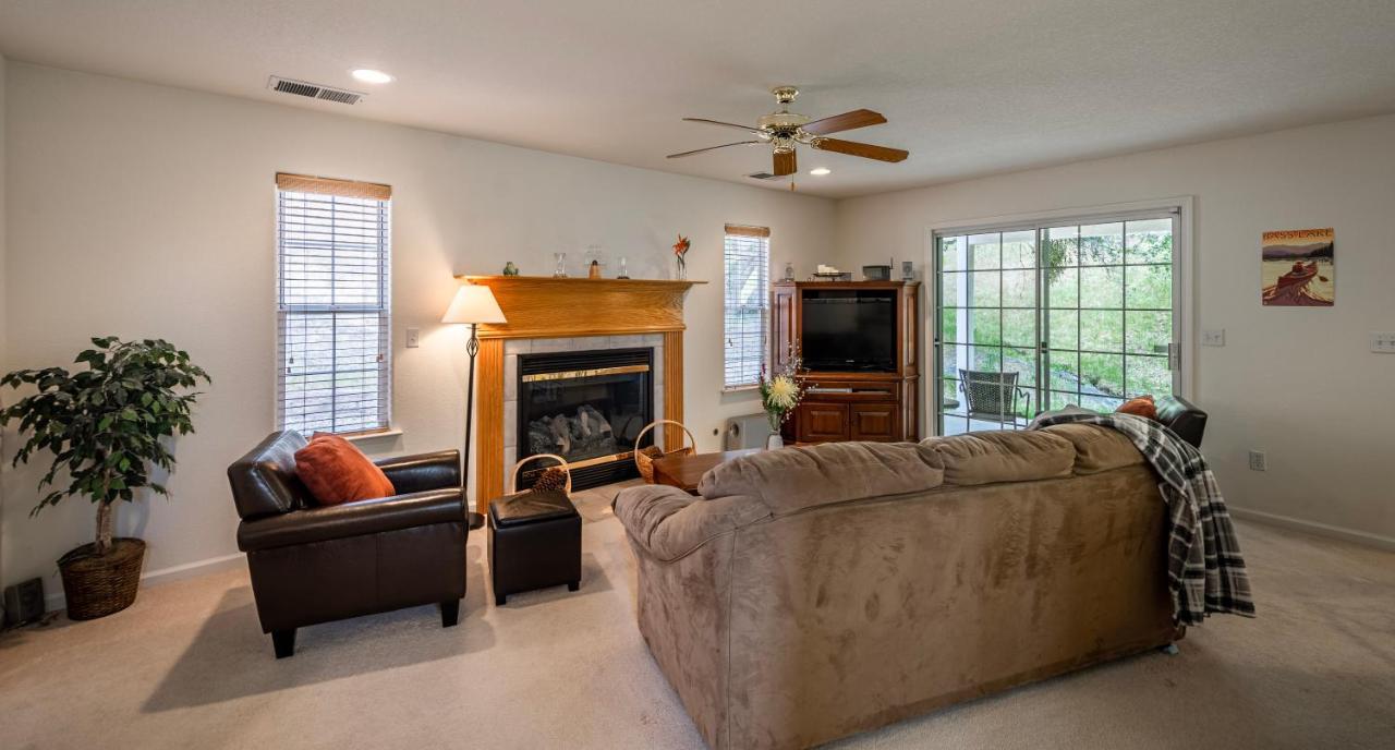 Mountain Majesty With Hot Tub, Pool Table, Generator, Ev Hookup Oakhurst Exterior foto